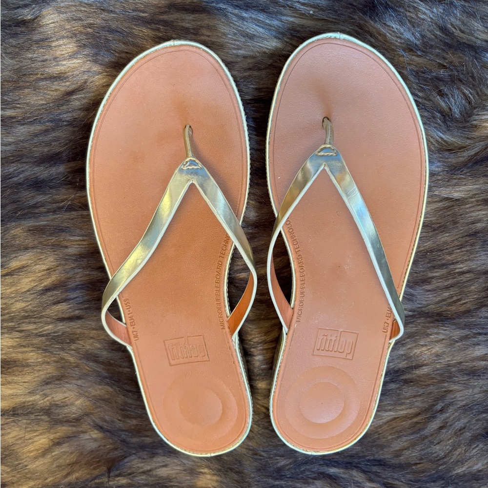 Fitflop Women's Sandals with gold Straps and Tan Soles
